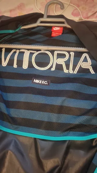 Chaqueta Nike Negra con Parche Beatles