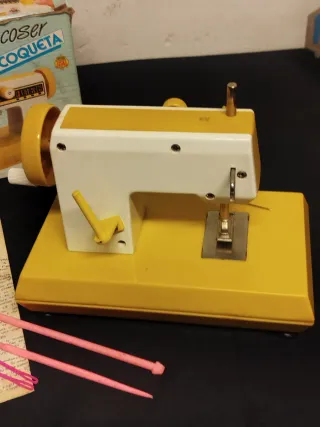 Máquina de coser Coqueta JOAL