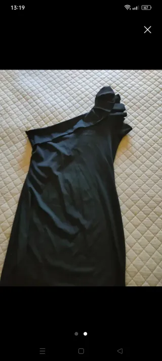 Vestido negro asimétrico