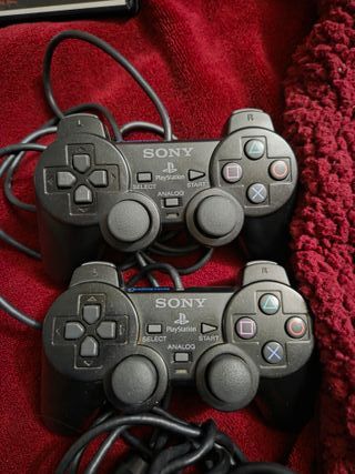 Consola Playstation 2 + 2 Comandos