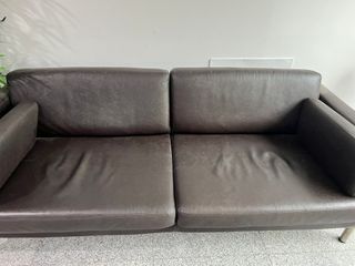 Sofá moderno piel marrón