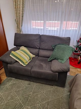 Sofá de tela gris
