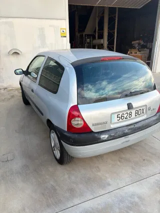 Renault Clio 2001