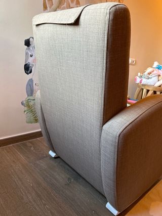 Sillón mecedora o sillón de lactancia