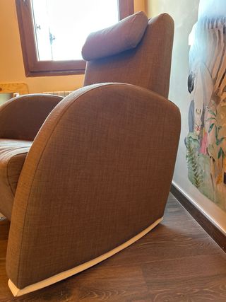 Sillón mecedora o sillón de lactancia