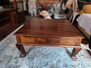 Mesa de centro de madera.medidas 80×80×39.