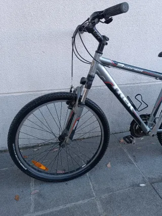 Bicicleta Trek Montagna Ruote 26
