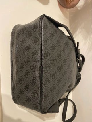 Mochila Guess Negra con Logo