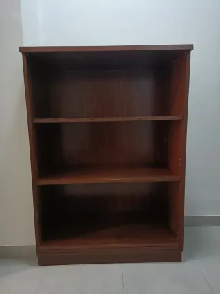 Estanterías de madera oscura (2 unidades)