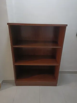 Estanterías de madera oscura (2 unidades)