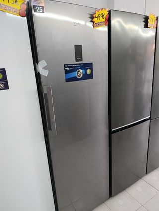 CONGELADOR VERTICAL NOF ROST BEKO INOX