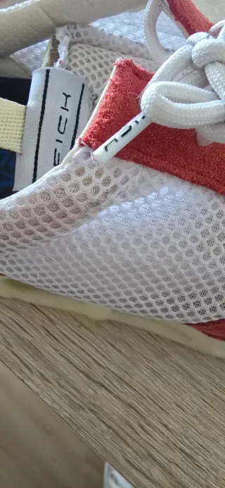 Zapatillas Fish Talla 44 Rojas y Blancas