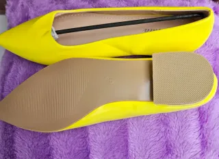 Zapatos planos amarillos Talla 39 (equiv. 40)