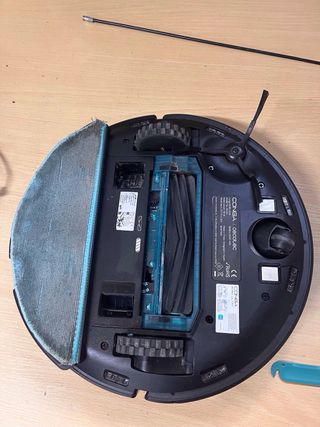 Cecotec Conga 8090 con base