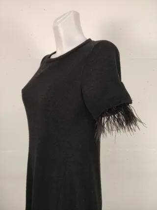 Abito nero donna con piume e pizzo