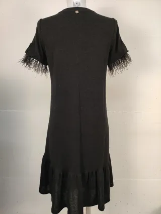 Abito nero donna con piume e pizzo