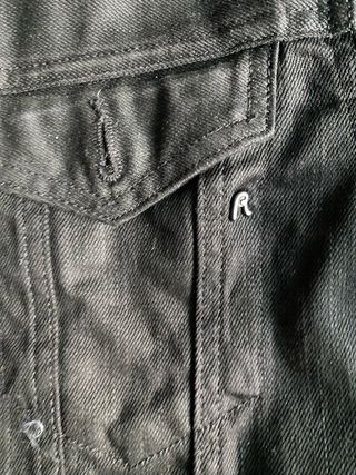Chaqueta vaquera Replay negra colaboracion