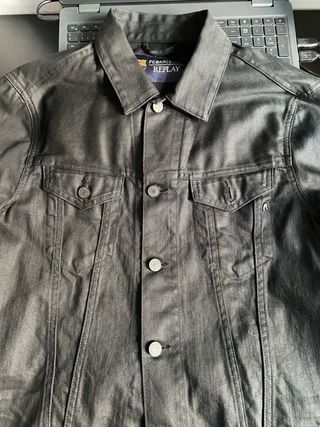 Chaqueta vaquera Replay negra colaboracion