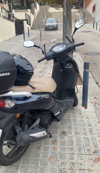 Peugeot Tweet 125 2022