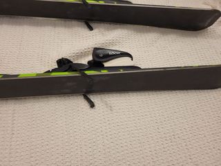 Esquís infantiles 120 cm con bastones