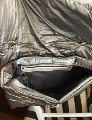 Bolso acolchado plateado Zara