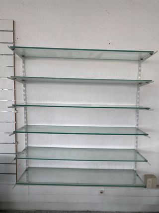 Estantería hierro cristal doble, 100€ cada una 4 u
