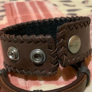 Pack 2 Pulseras Cuero Marrón y Negro