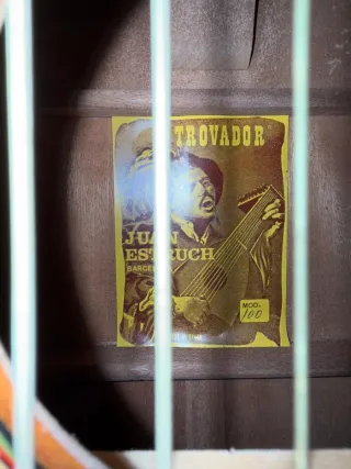 Guitarra Española semi Profesional con funda