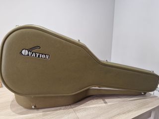 Ovation 1612 Guitarra Electroacústica + Estuche