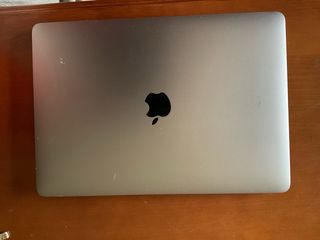 MacBook Pro M2 256GB Plata con Touch Bar