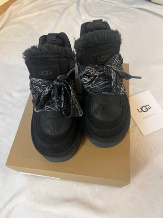 Botas UGG Lowmel Negras