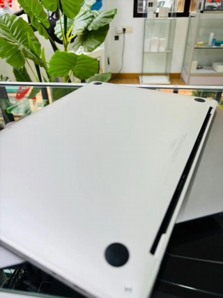 MacBook Pro 13 2020 i5 8GB 256GB AZERTY