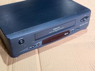 Leitor VHS Philips VR171
