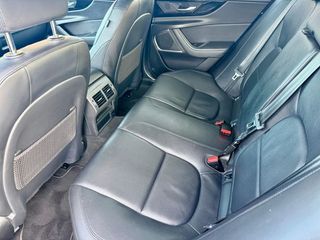 Jaguar XE XE MHEV RWD SE aut