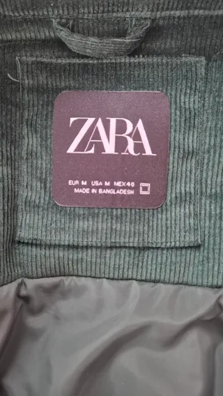 Cazadora Zara Verde con letra P