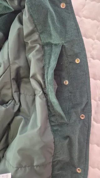 Cazadora Zara Verde con letra P