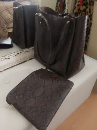 Bolso tote bag efecto piel serpiente