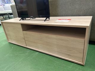 Mueble TV madera claro