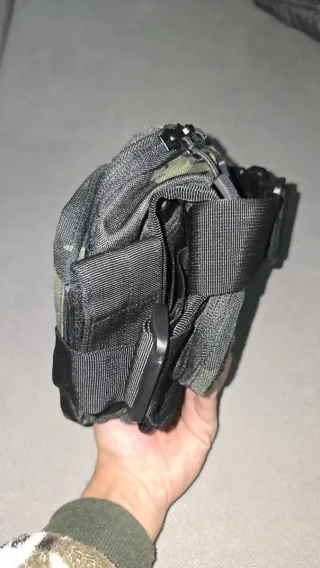 Pernera táctica militar