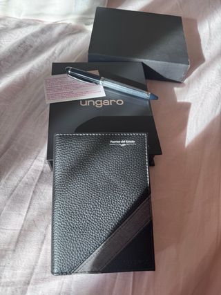 Estuche Libreta y Bolígrafo Ungaro