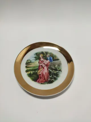 Plato porcelana vintage firmado oro