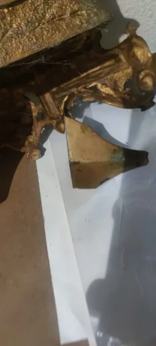 Reloj de mesa antiguo dorado