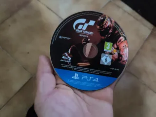 PS4 (PlayStation 4) con mando y juegos