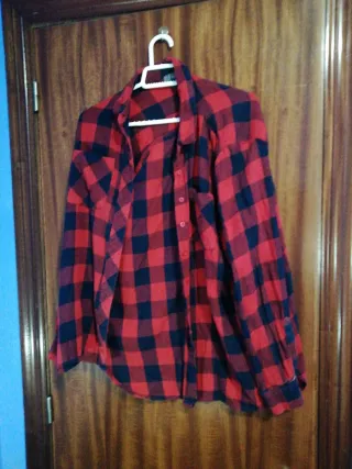 Camisa cuadros roja y negra Primark Talla M