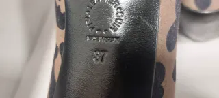 Zapatos de salón animal print talla 37