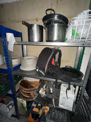 Lote Ollas, Platos, Cubiertos y Baldas