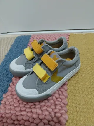 Zapatos niño velcro talla 27