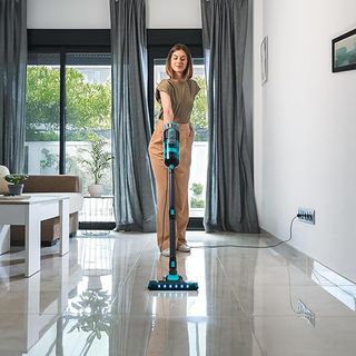 Aspirador Vertical Conga 700 PowerHead Cecotec