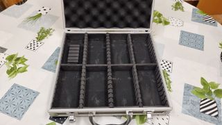 SCALEXTRIC MALETIN ESTUCHE RIGIDO ALUMINIO Y NEGRO