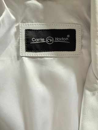 Cazadora cuero blanca ajustada